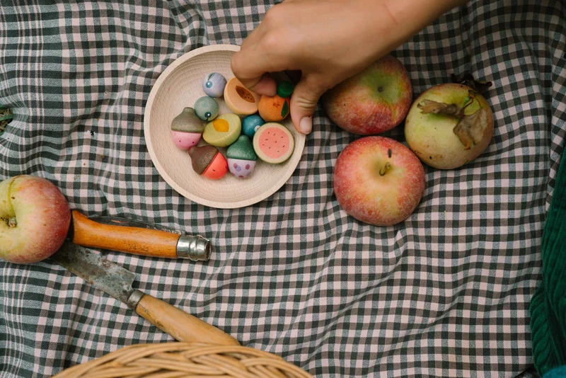 Grapat Fruits - 12 handbemalte Früchte aus Holz