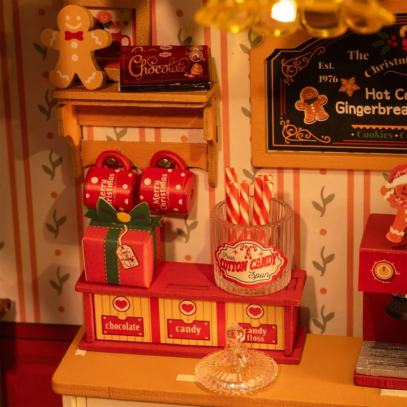 Robotime Gingerbread House DG176