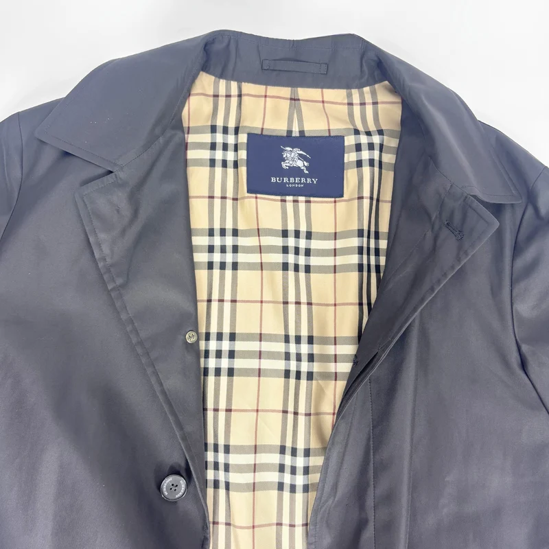 Burberry Schwarzer Trenchcoat