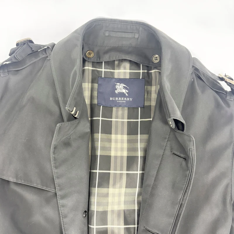 Burberry Schwarzer Trenchcoat