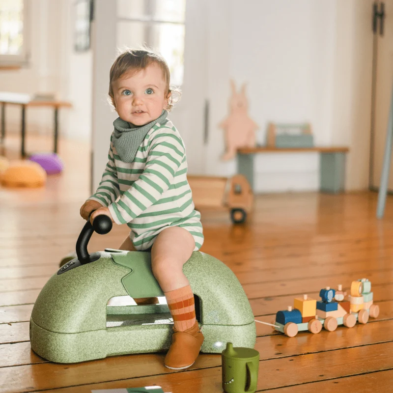 My first Scoot & Ride Babyroller olive