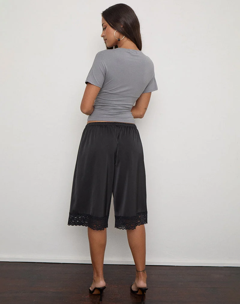 Qiana-Shorts mit Spitzenbesatz aus schwarzem Satin