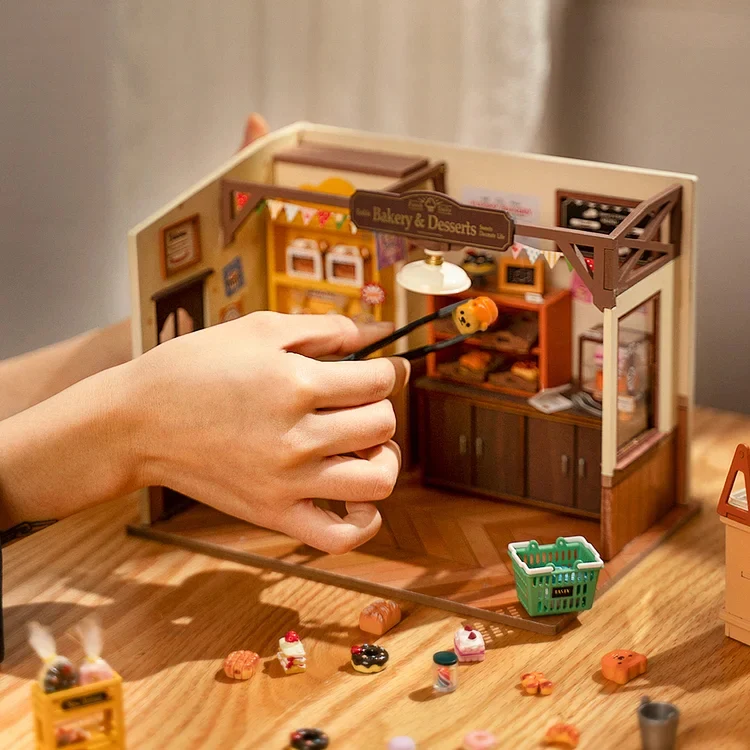 Robotime Becka's Baking House DG161