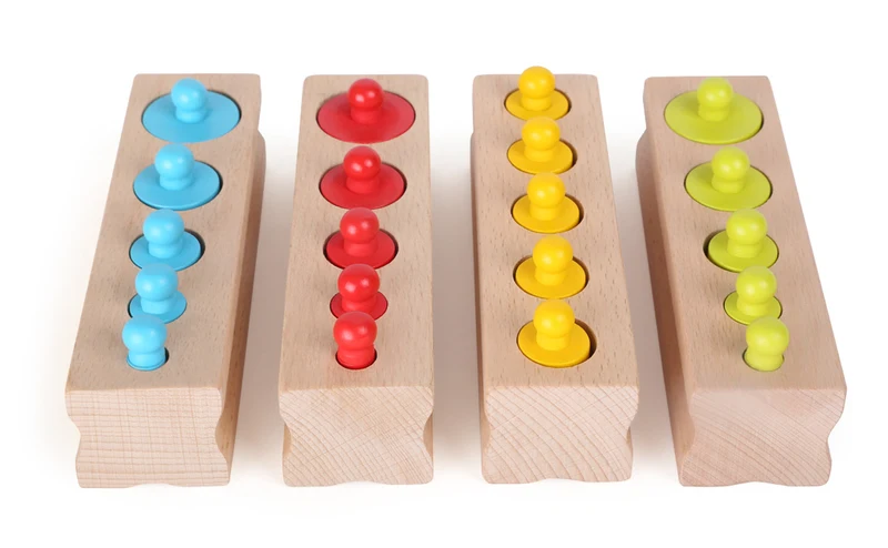 Steckspiel aus Holz, bunt