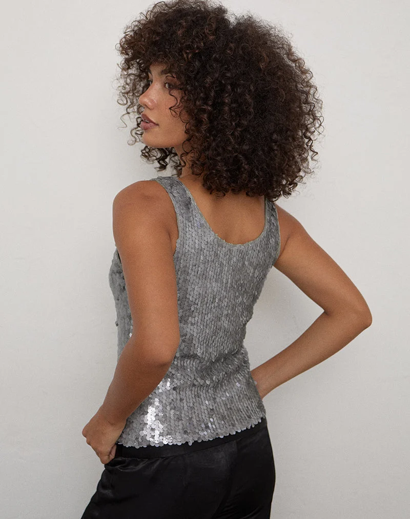 Qian Scoop-Weste in „Disc Sequin Silver“