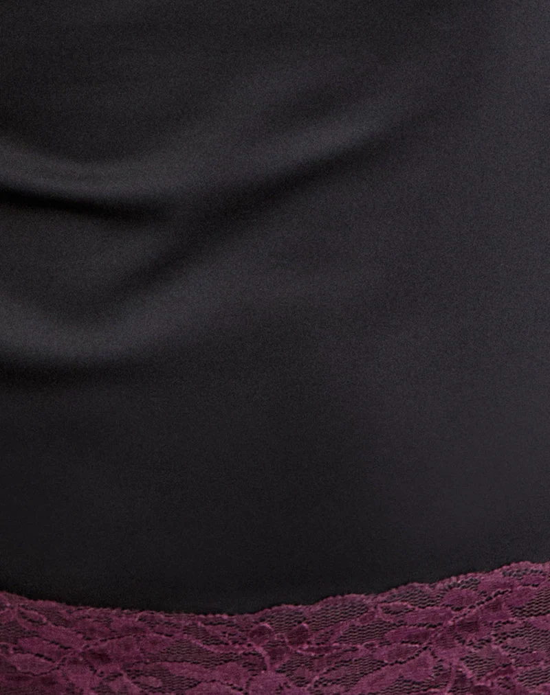 Camara-Top aus schwarzem Satin mit burgunderroter Spitzenborte