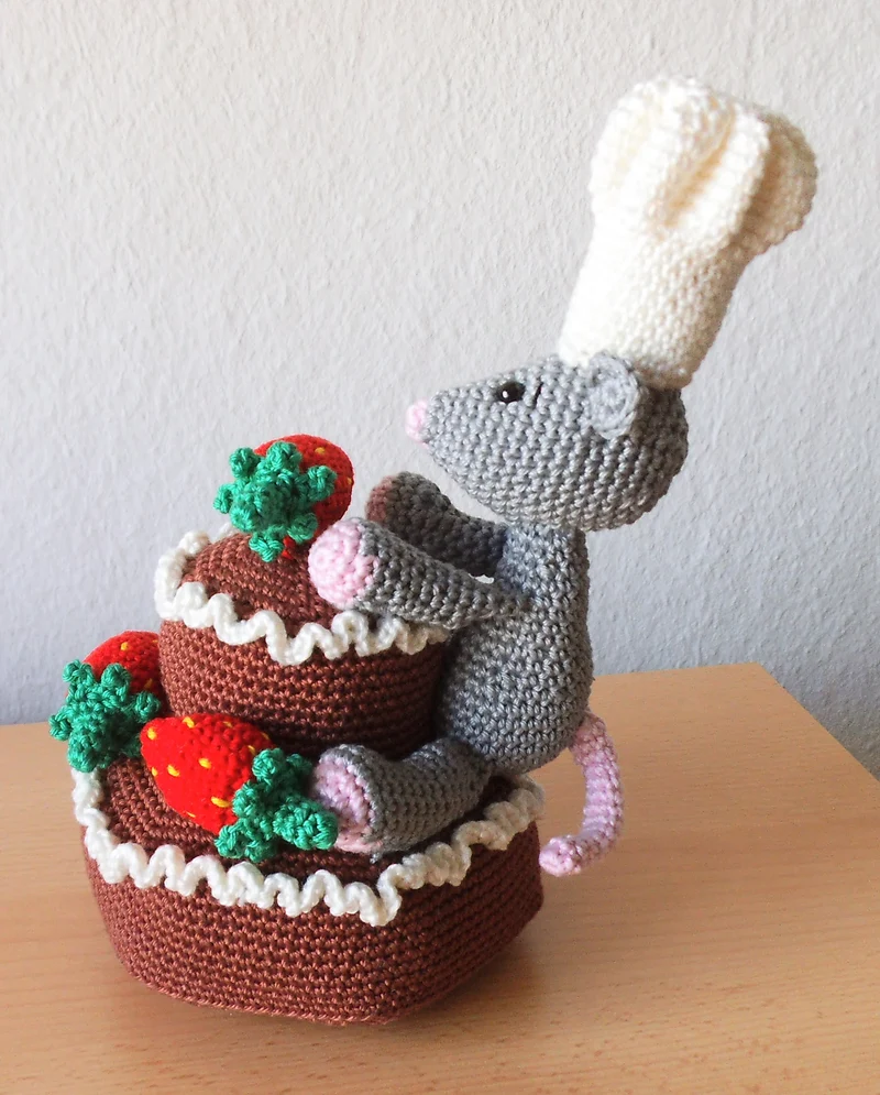 Erdbeer-Schokotorte mit Mäusebäcker Häkelanleitung