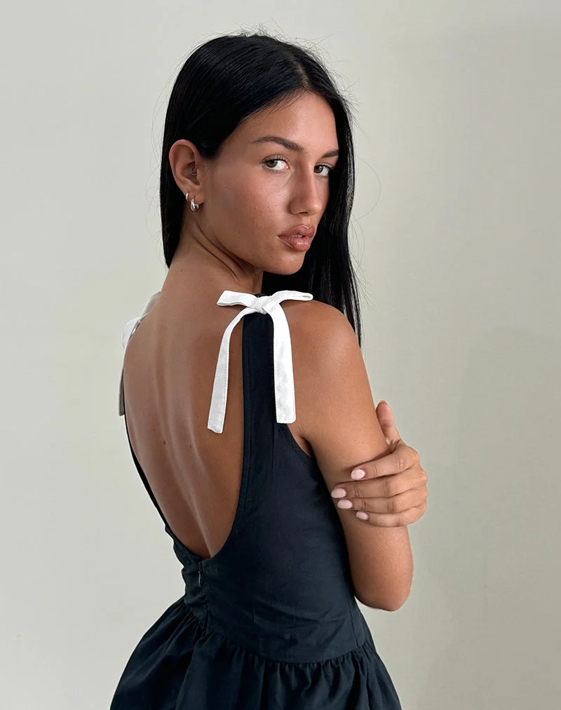 Taleshi Minikleid in Schwarz mit Steppschuhen mit weißen Schleifen