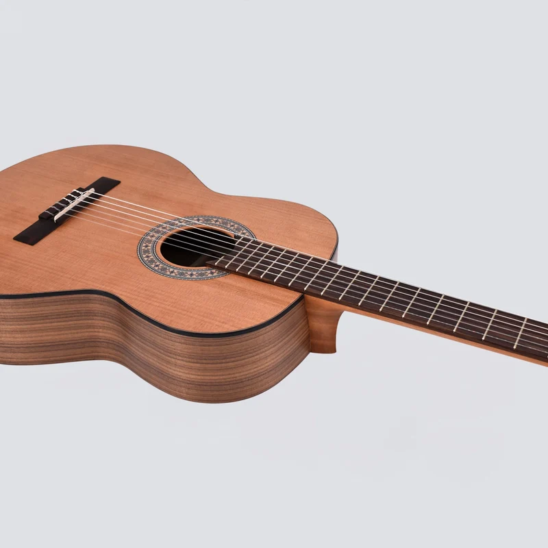 VOLT Konzertgitarre Sevilla KG-6000 (4/4, offenporig, Sattelbreite 52 mm)