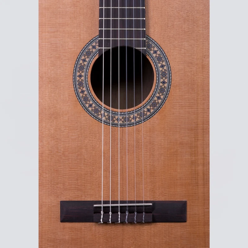 VOLT Konzertgitarre Sevilla KG-6000 (1/2, offenporig)