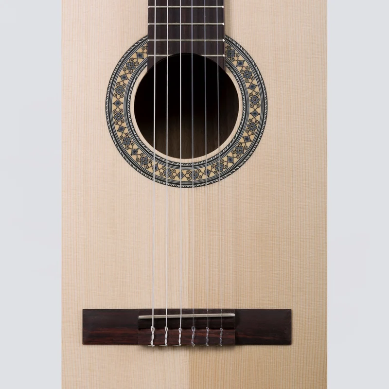 VOLT Konzertgitarre Sevilla KG-5000 (3/4, offenporig)