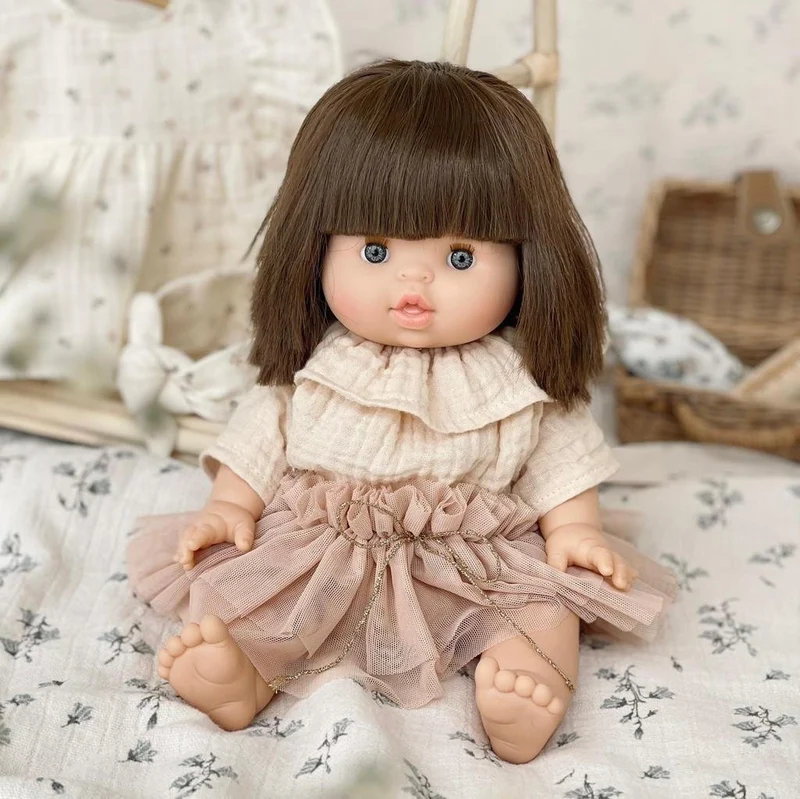 Puppe "Chloe" 34cm mit braunen Haaren und blauen Augen
