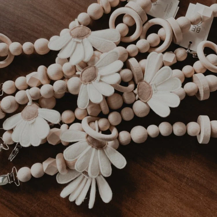 Kinderwagenkette aus Holz - DAISY Blume