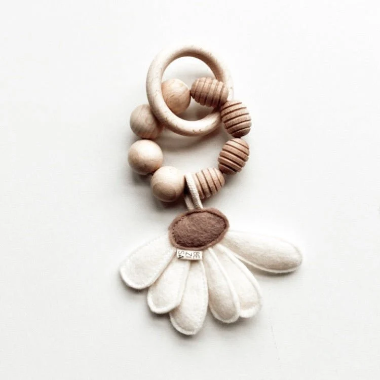 Rassel aus Holz - DAISY Blume