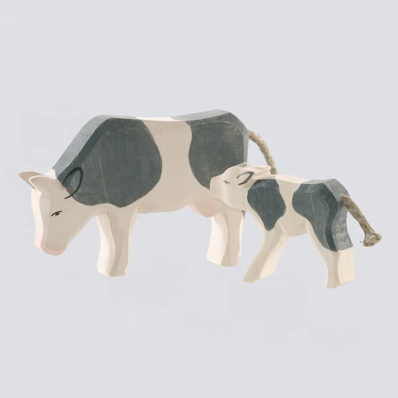Ostheimer Holzfigur Kalb schwarz trinkend