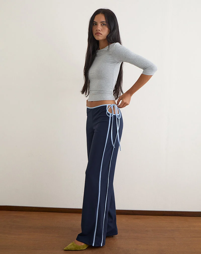 Evander-Hose in Marineblau mit hellblauem Streifen