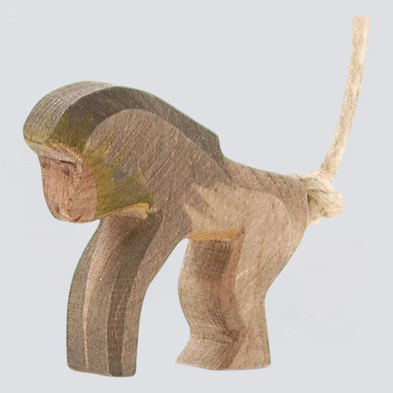 Ostheimer Holzfigur Pavian stehend