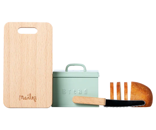 Brotbox mit Schneidebrett und Brotmesser Maileg