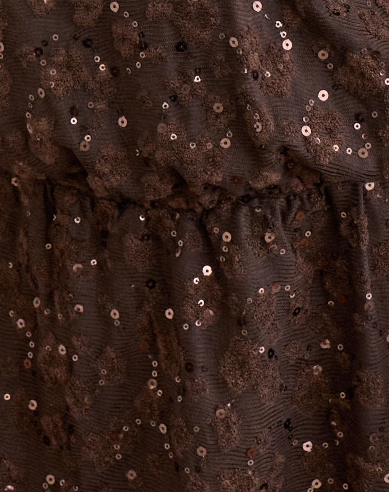 Bauchfreies Minikleid mit Racerback aus Pailletten-Strick in Braun
