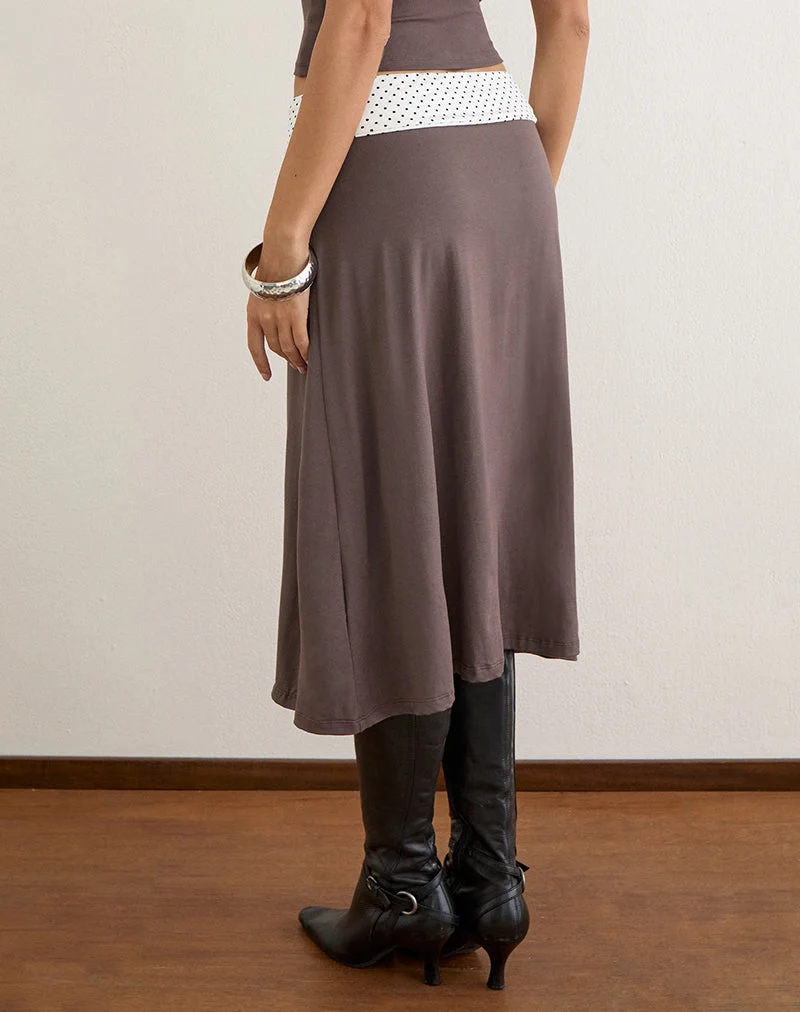 Adah-Midirock in der Farbe „Peppercorn“ mit weißem Bund mit Polka-Dots