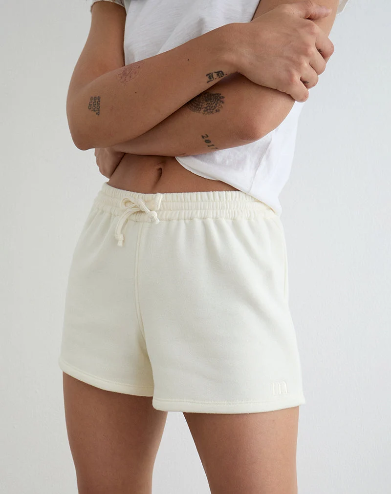 Lecent-Shorts in Winterweiß mit farblich abgestimmter „M“-Stickerei
