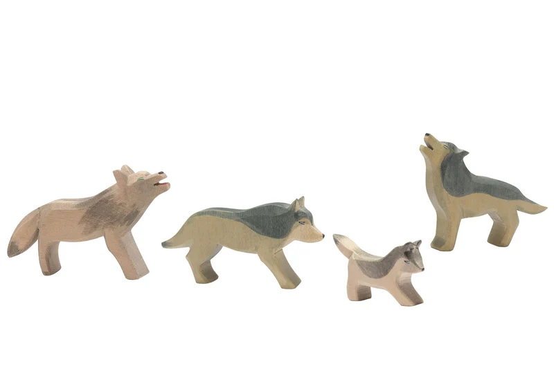 Ostheimer Holzfigur Wolf laufend
