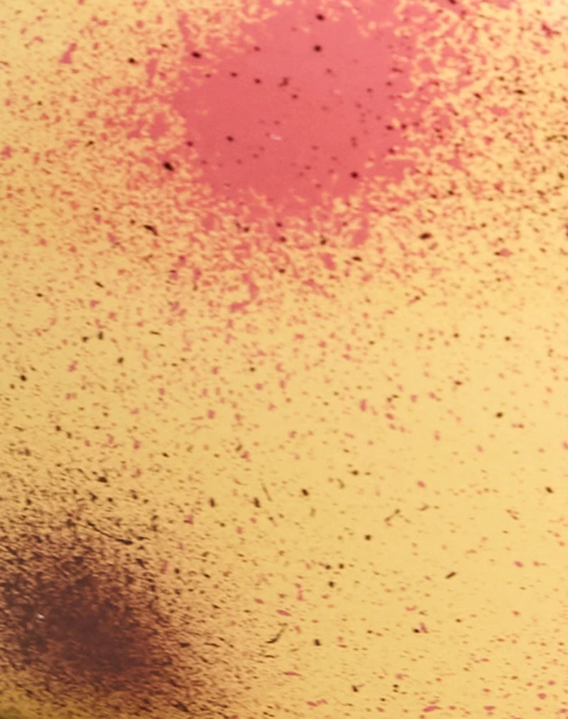 Vintage-Armreif mit rosa und violetten Punkten