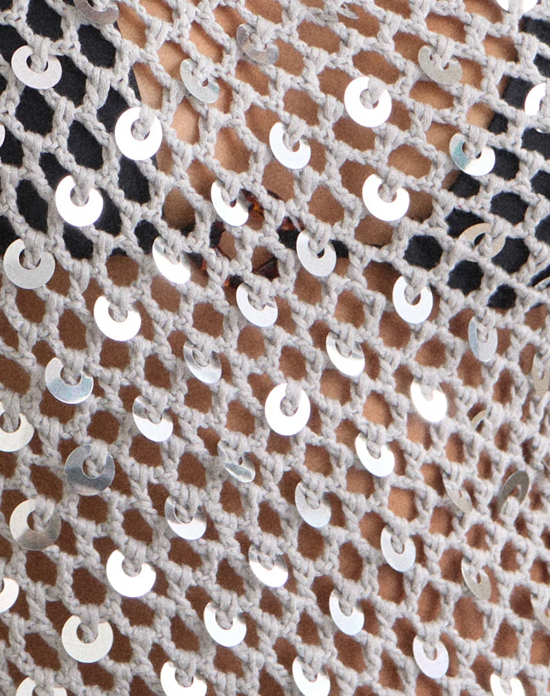 Maliha-Poncho aus gehäkelter Strickware in Silber