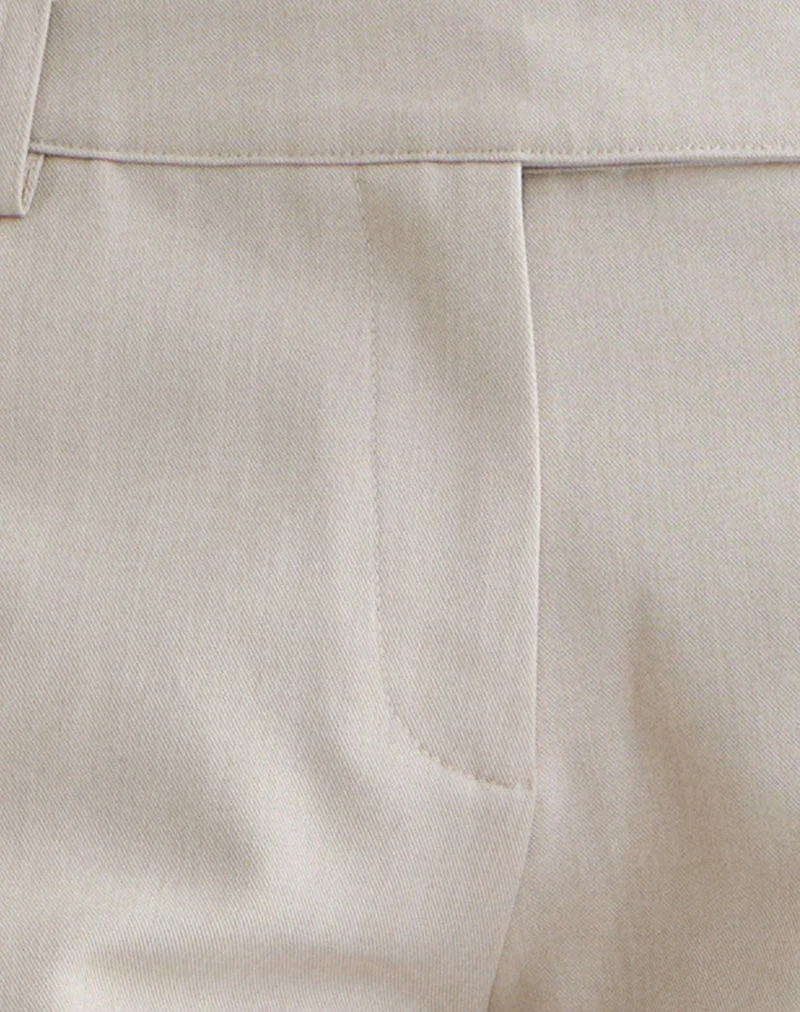 Runta-Shorts mit Ösen in der Farbe „Tailoring Stone“