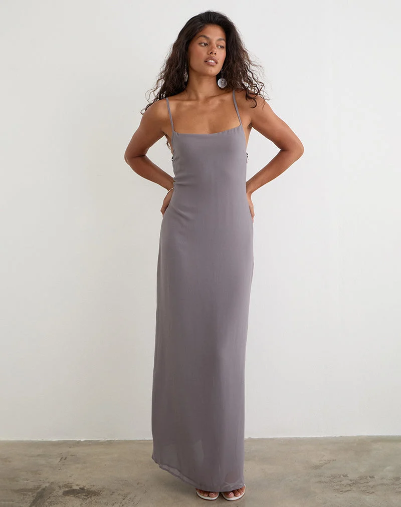Arunima-Maxikleid aus Chiffon in Lila-Grau