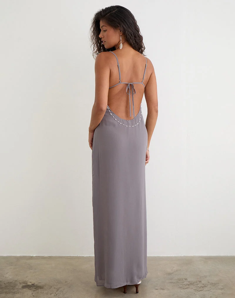 Arunima-Maxikleid aus Chiffon in Lila-Grau