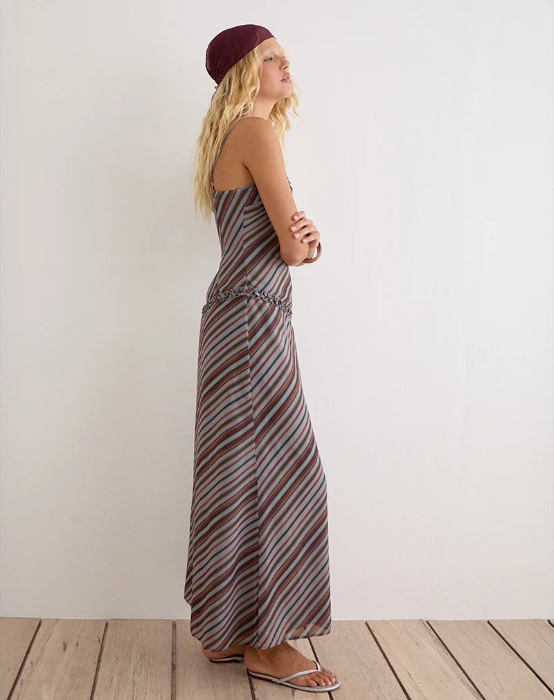 Angie-Maxikleid aus Chiffon mit diagonalen Streifen in Grau und Bordeauxrot