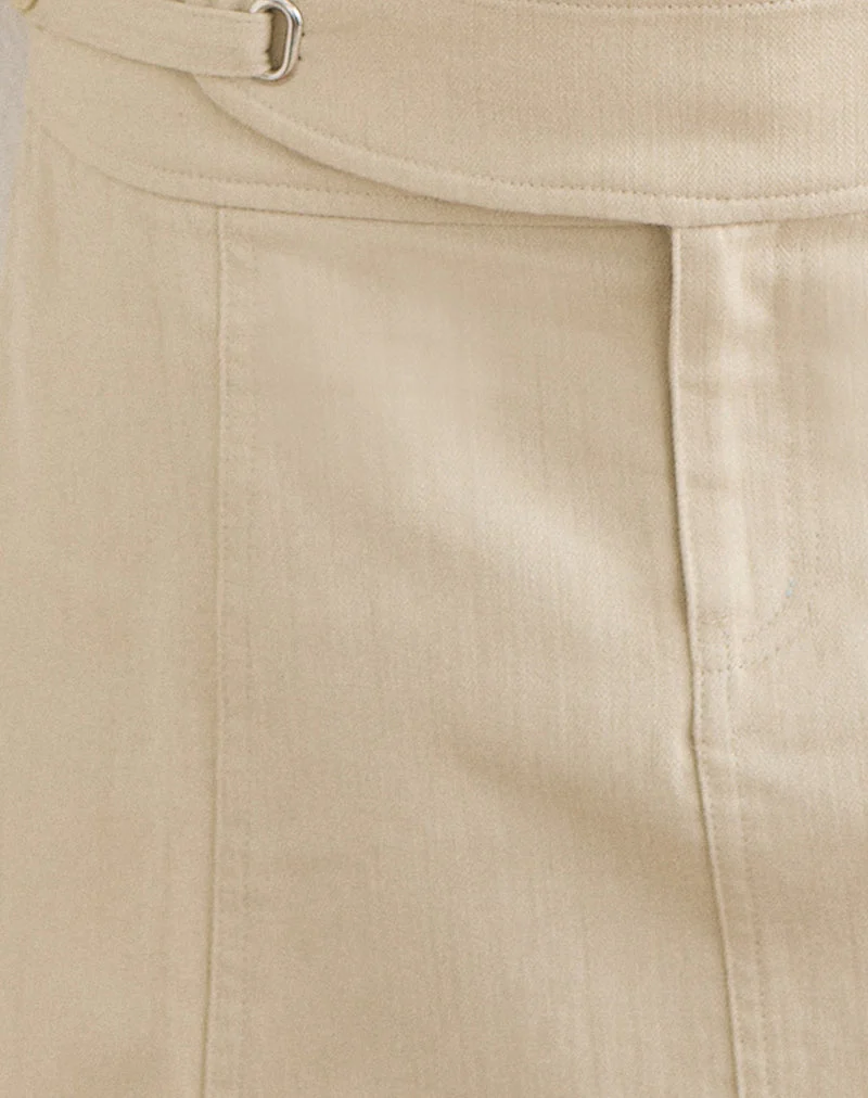 Julis Minirock mit Schnallenbund aus beigem Twill
