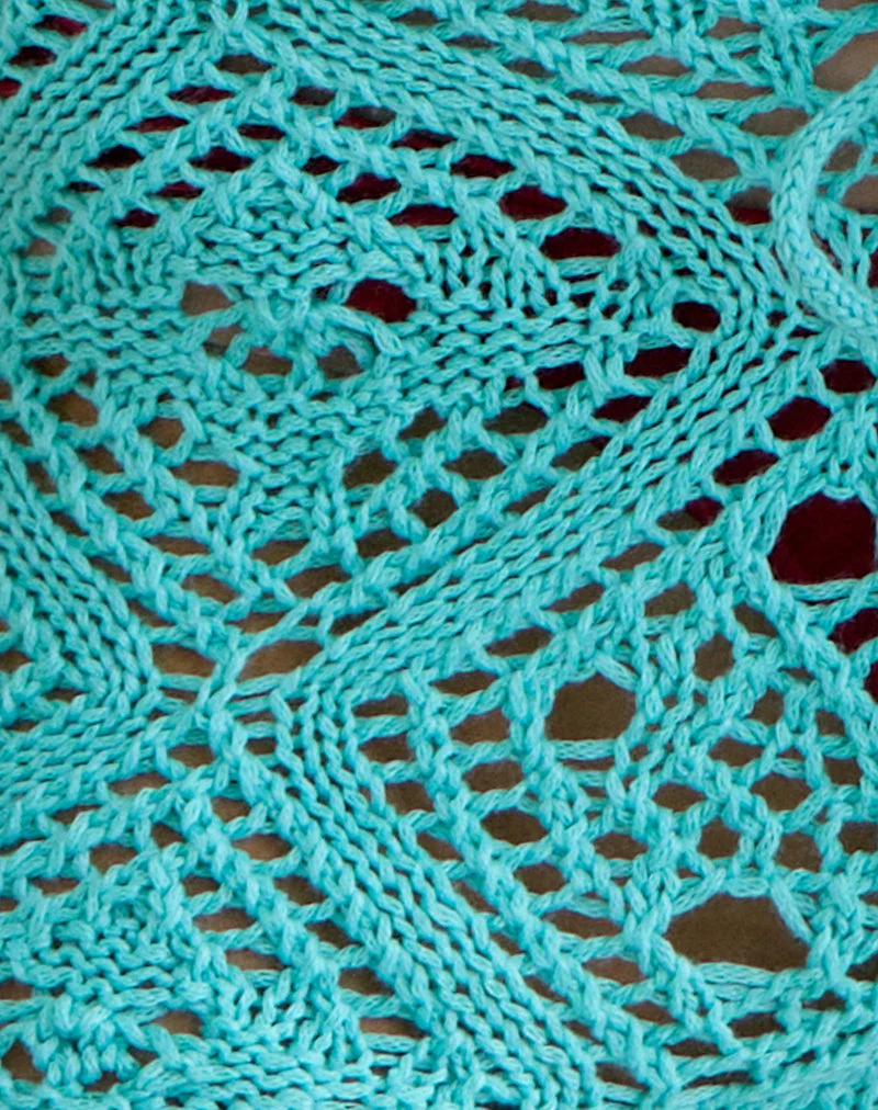 Neya Hotpants aus Häkelstrick in Aqua Sky