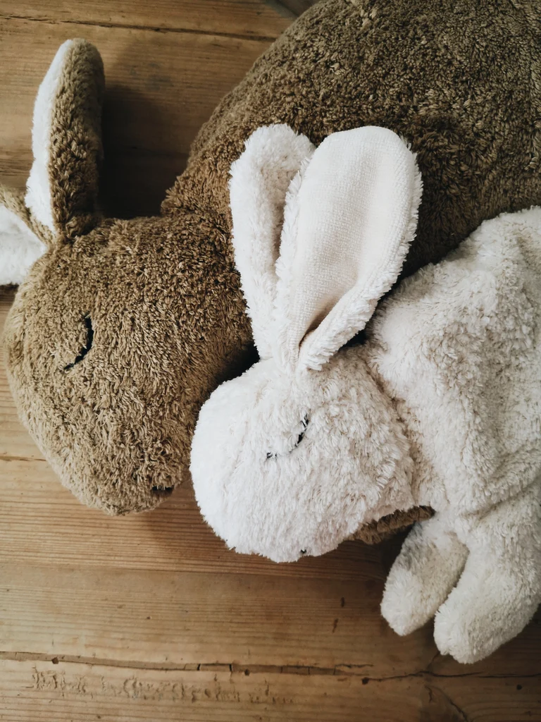Kuscheltier Hase groß beige mit Dinkelspreu-Inlett