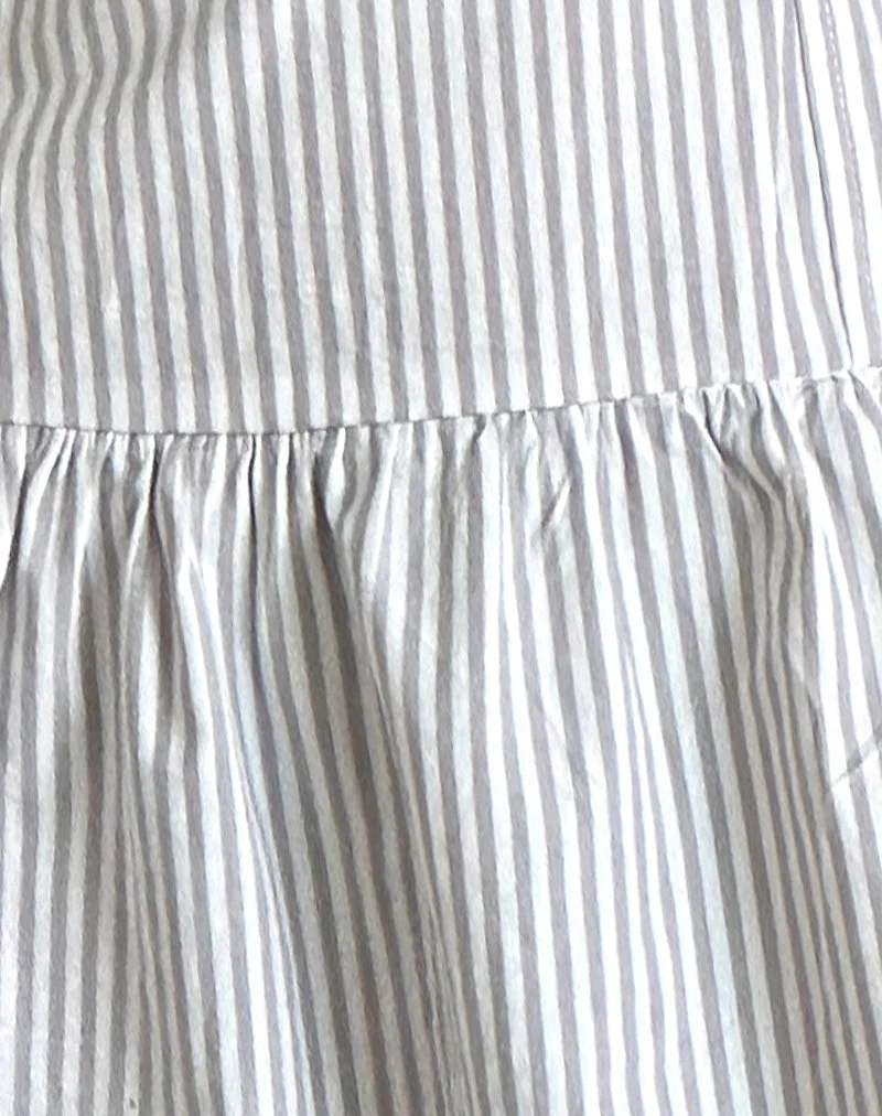 Panja Mini-Halterkleid mit kleinen vertikalen Streifen in Grau