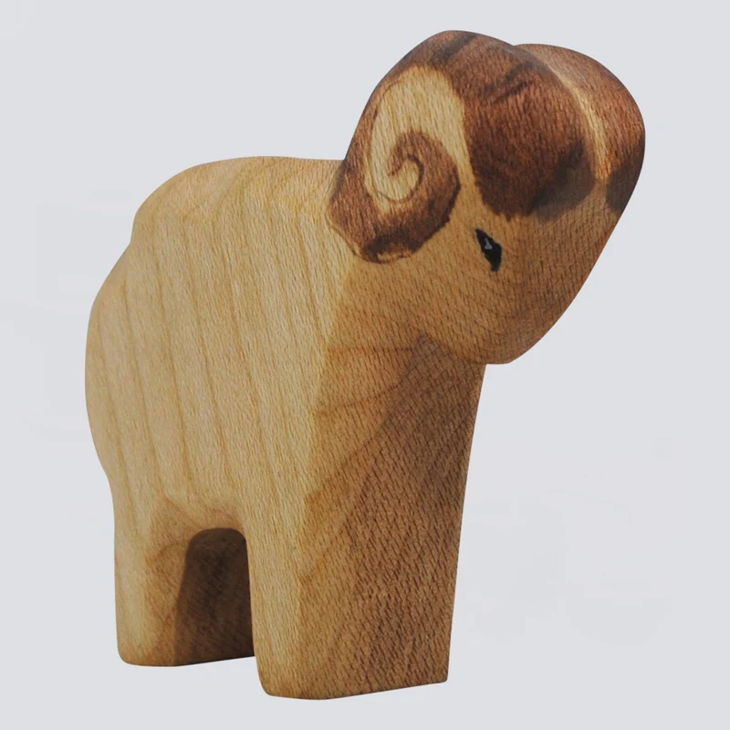 Holzwald Holzfigur Schafbock