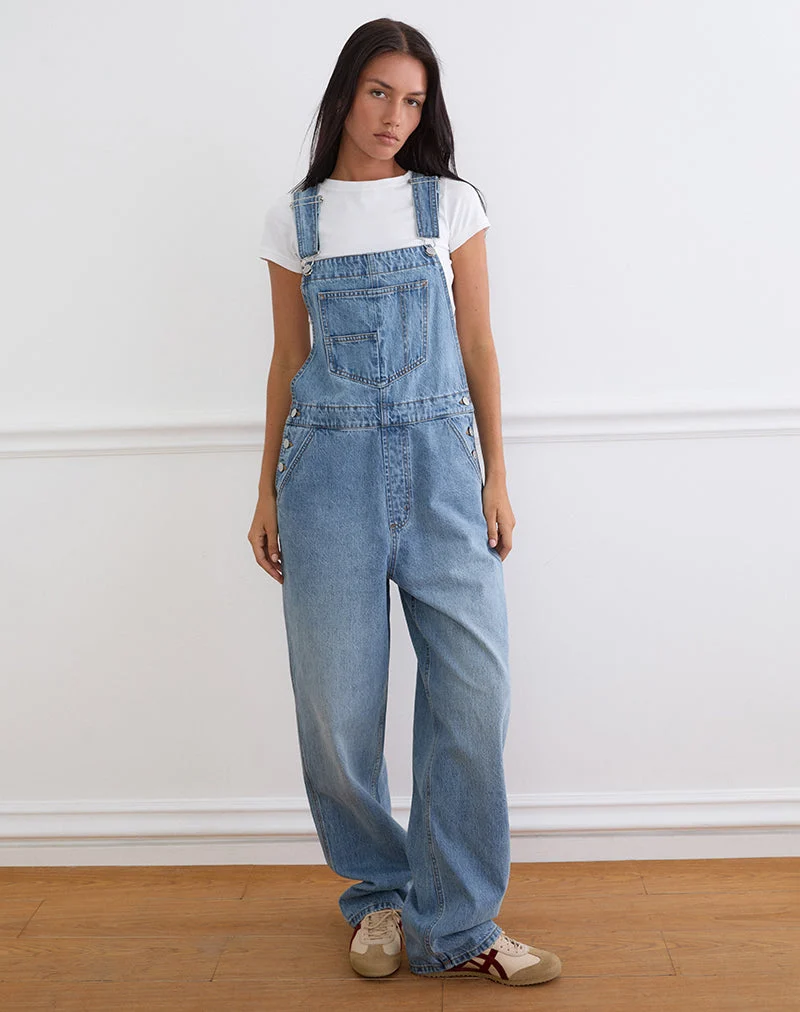 Jeans-Latzhose in leuchtendem Blau, gebraucht