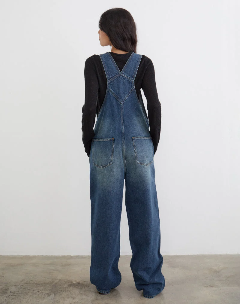Jeans-Latzhose in Mittelblau