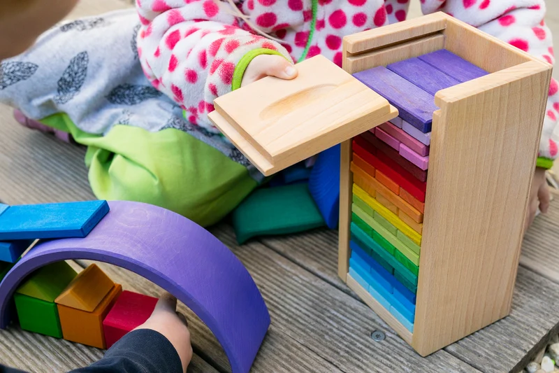 Glückskäfer Baubrettchen Turm im Kasten