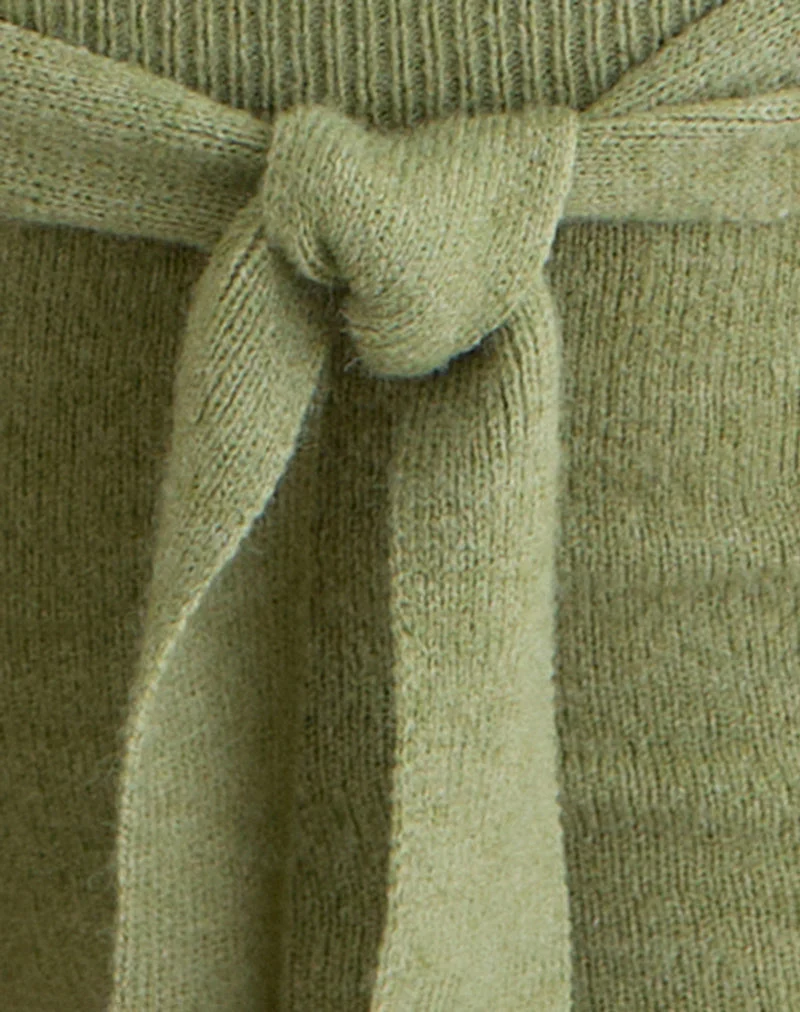 Jarona Hotpants mit Bindegürtel aus Strick in Olivgrün
