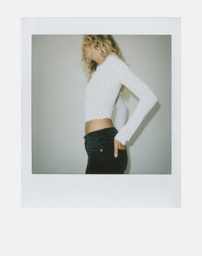Delano Top in Weiß mit schwarzem Mikro-Polka-Print