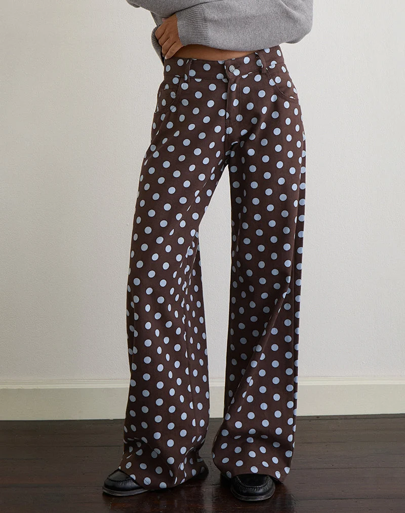 Niedrig geschnittene, weit geschnittene Hose in Mono Polka Brown