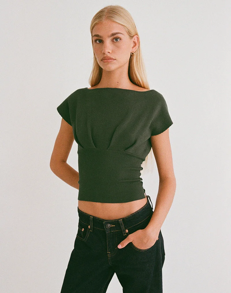 Elin Top aus Strick in Khaki mit Perlmuttknöpfen