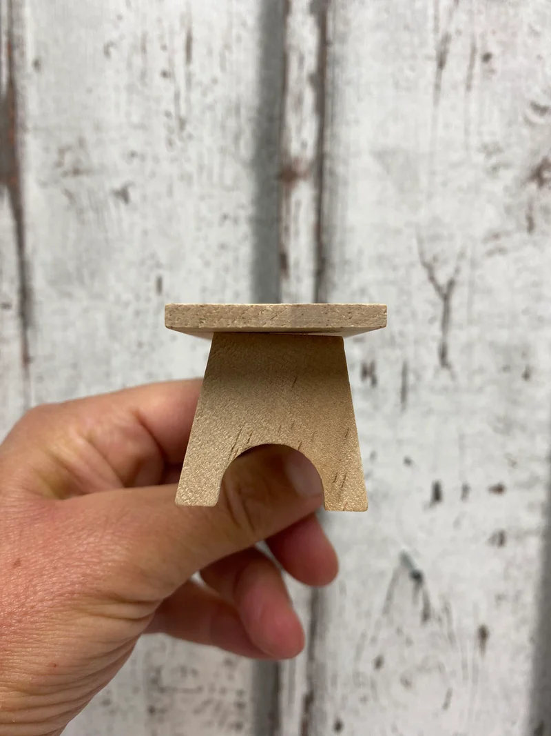 Miniatur Holzbank für Wichtel & Puppenhaus – 8 cm