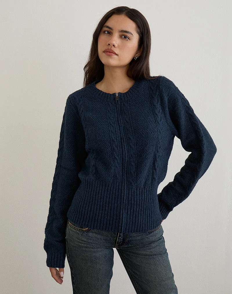 Anitra Strickjacke aus Kabelstrick Navy