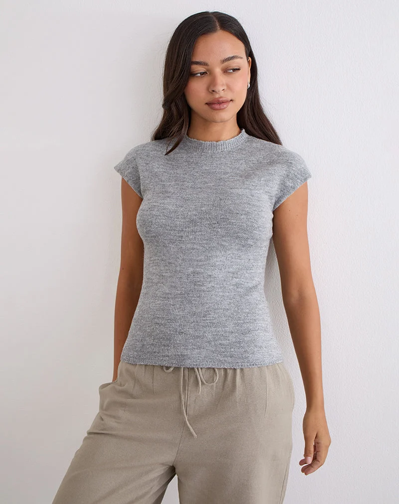 Hanuva-Top in Grau gestrickt
