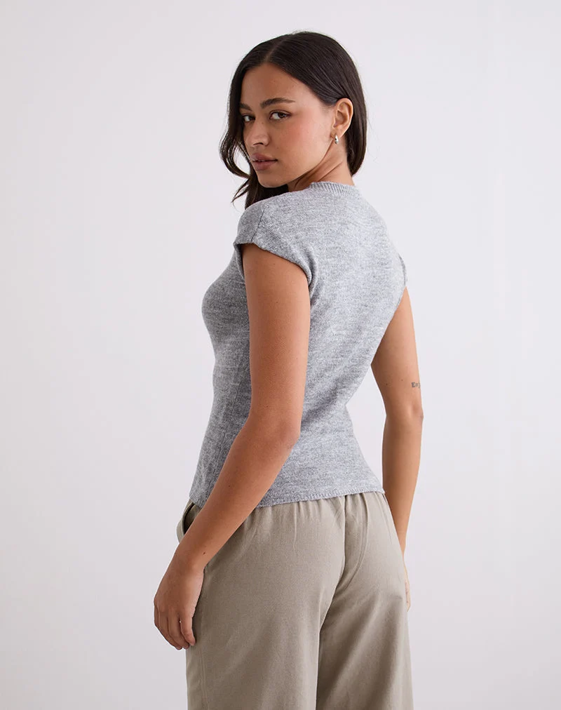 Hanuva-Top in Grau gestrickt
