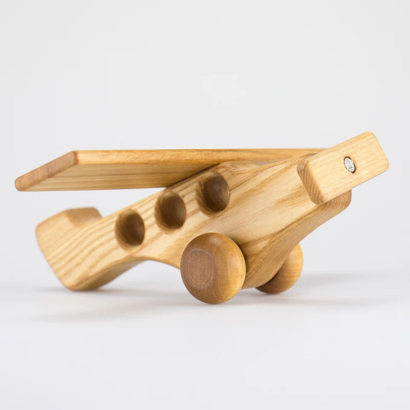 Privatjet aus Holz