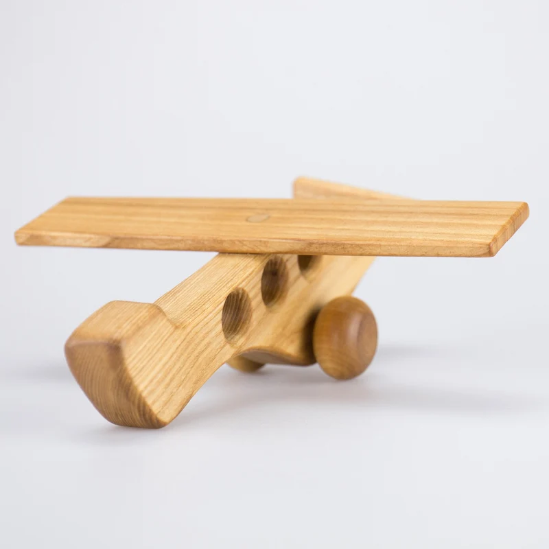 Privatjet aus Holz